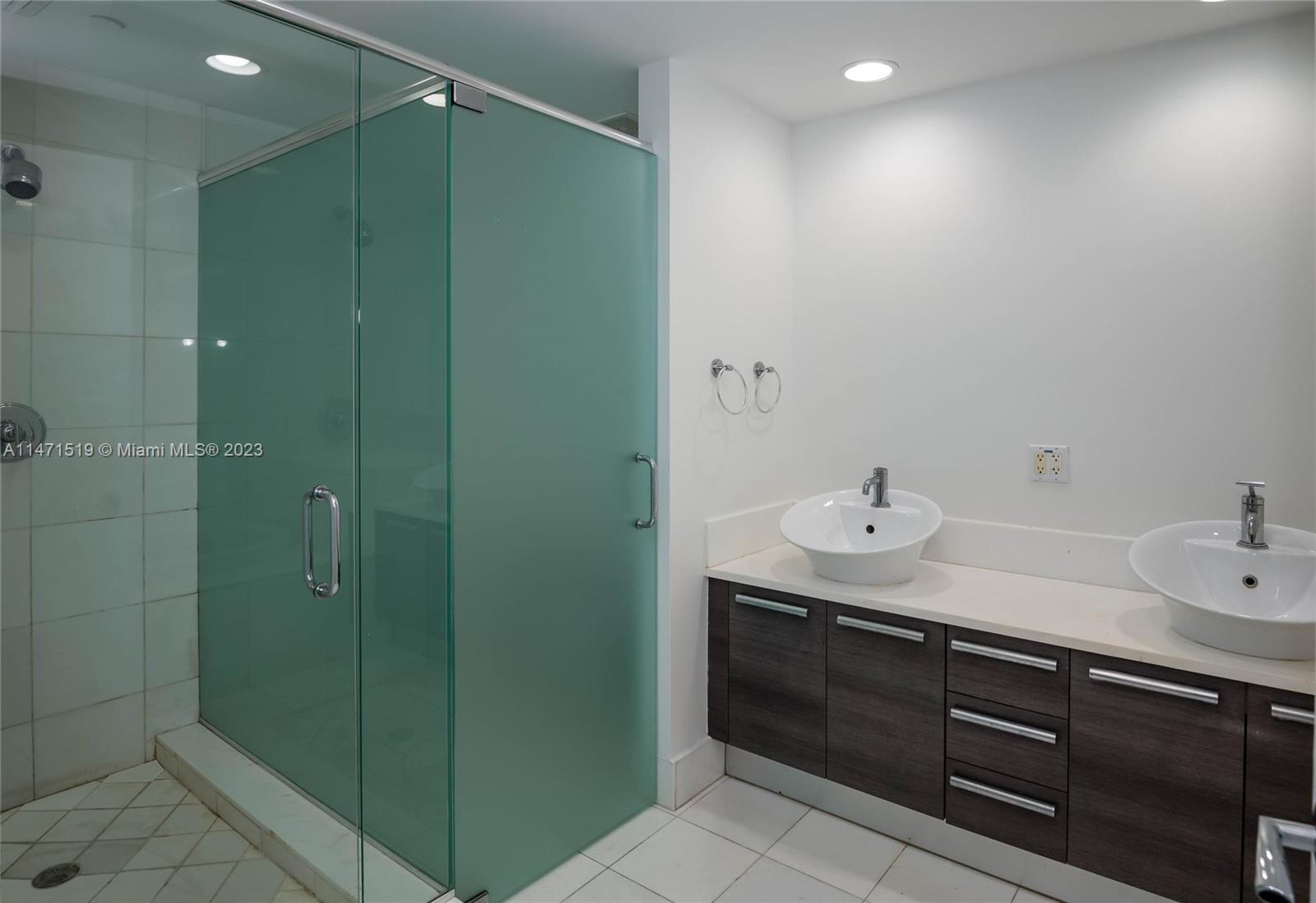 ARTECH RESIDENCES AT AVEN - Residential Lease