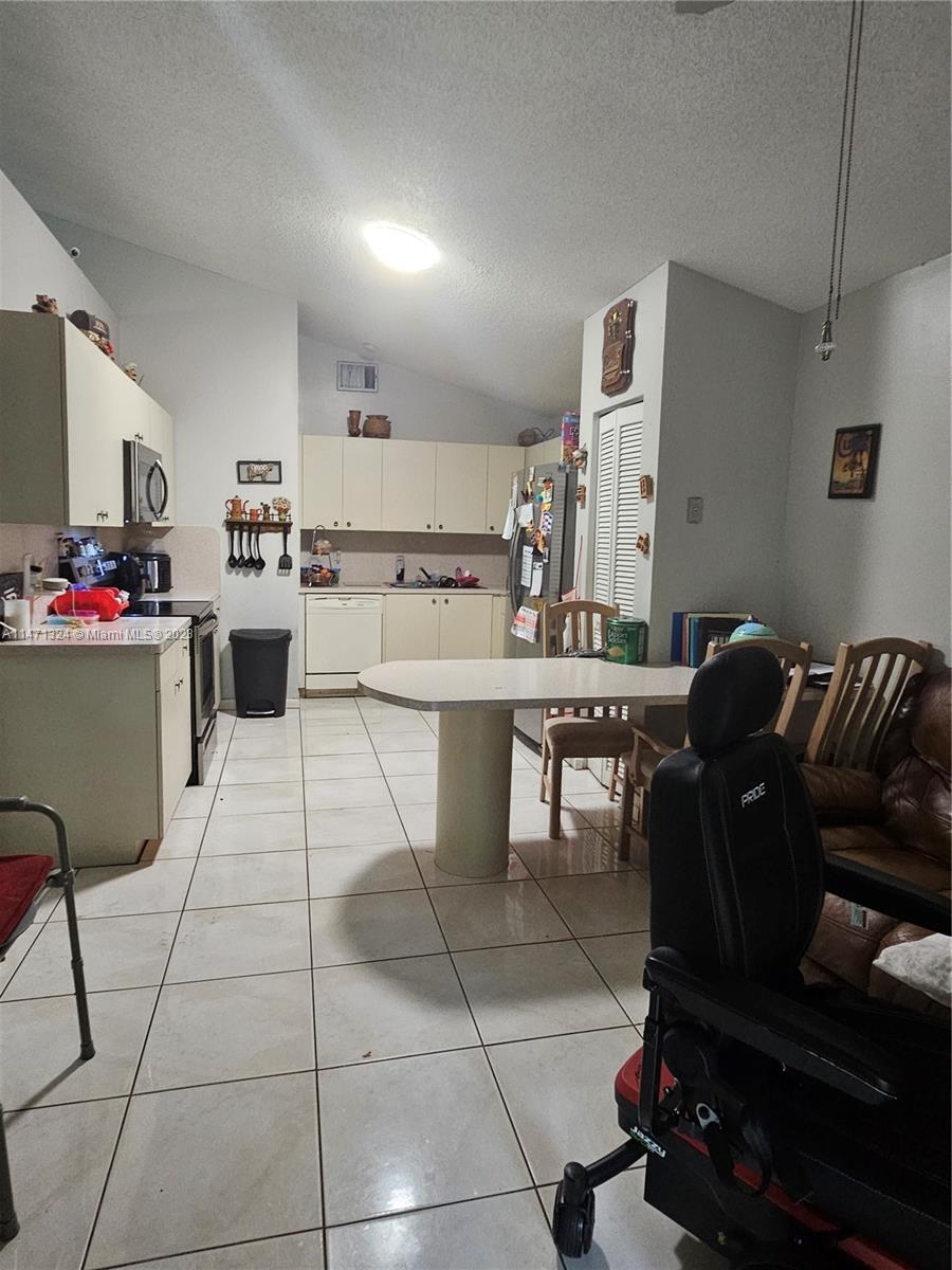 CHAPEL TRAIL REPLAT - Residential