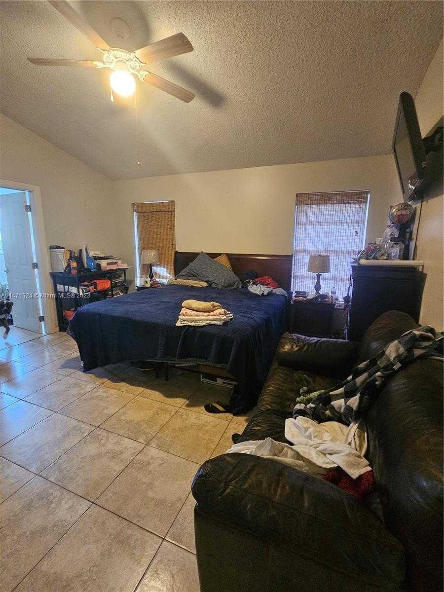 CHAPEL TRAIL REPLAT - Residential