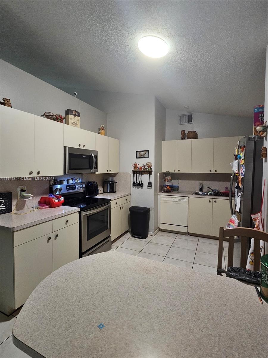 CHAPEL TRAIL REPLAT - Residential