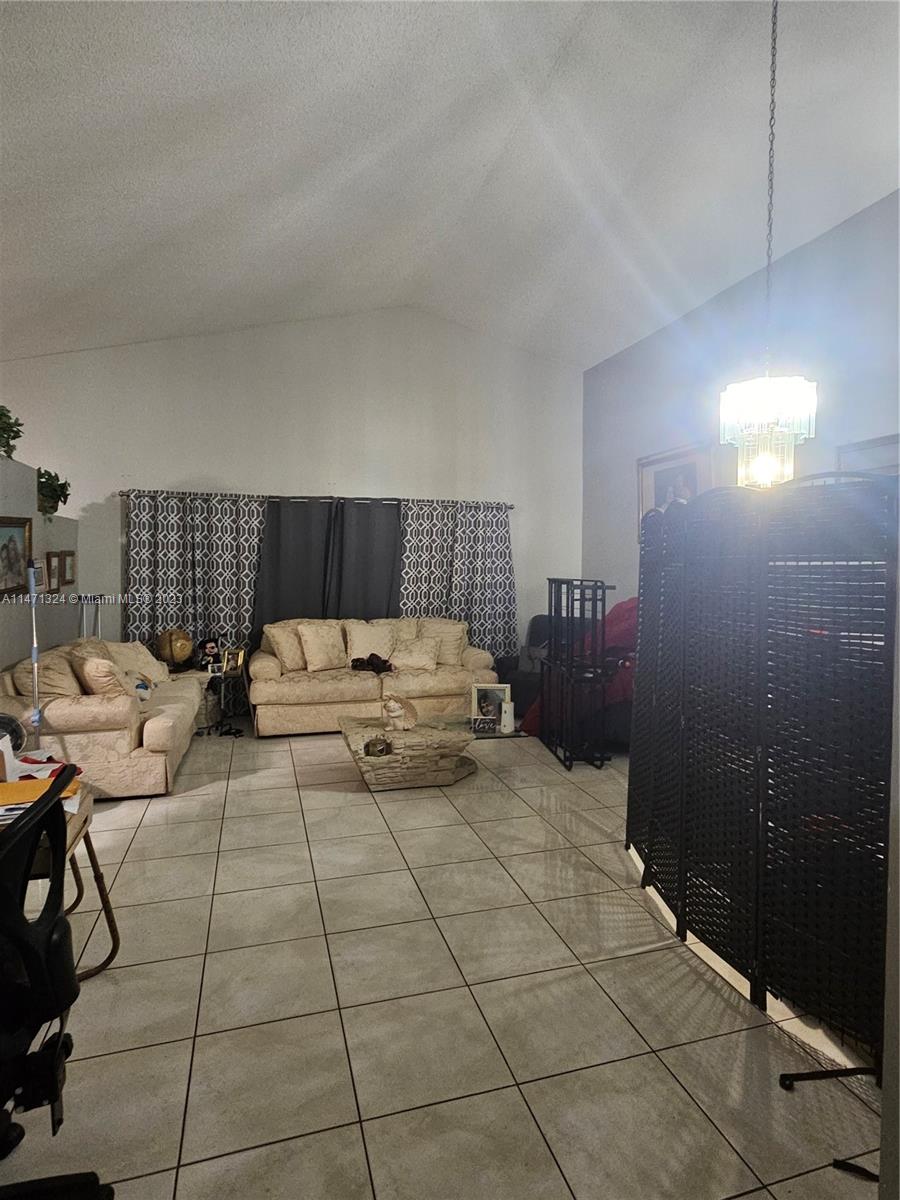 CHAPEL TRAIL REPLAT - Residential