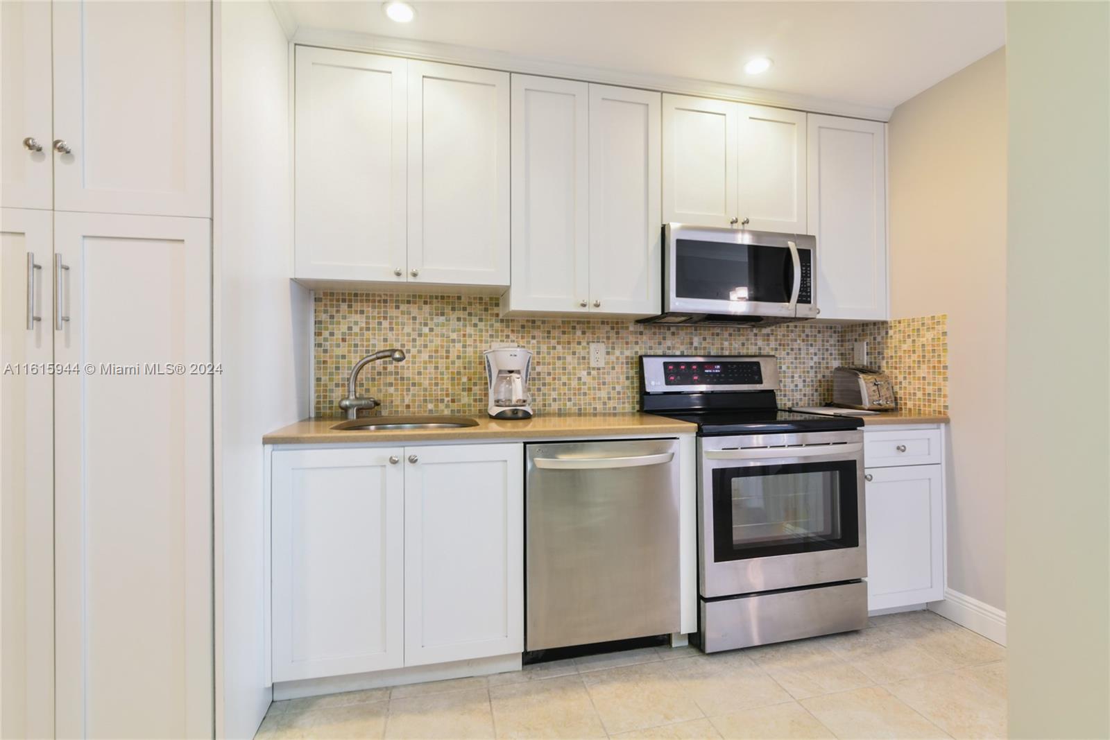POINT OF AMERICAS - Residential Lease