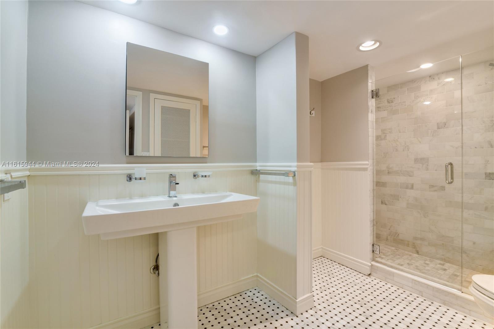 POINT OF AMERICAS - Residential Lease