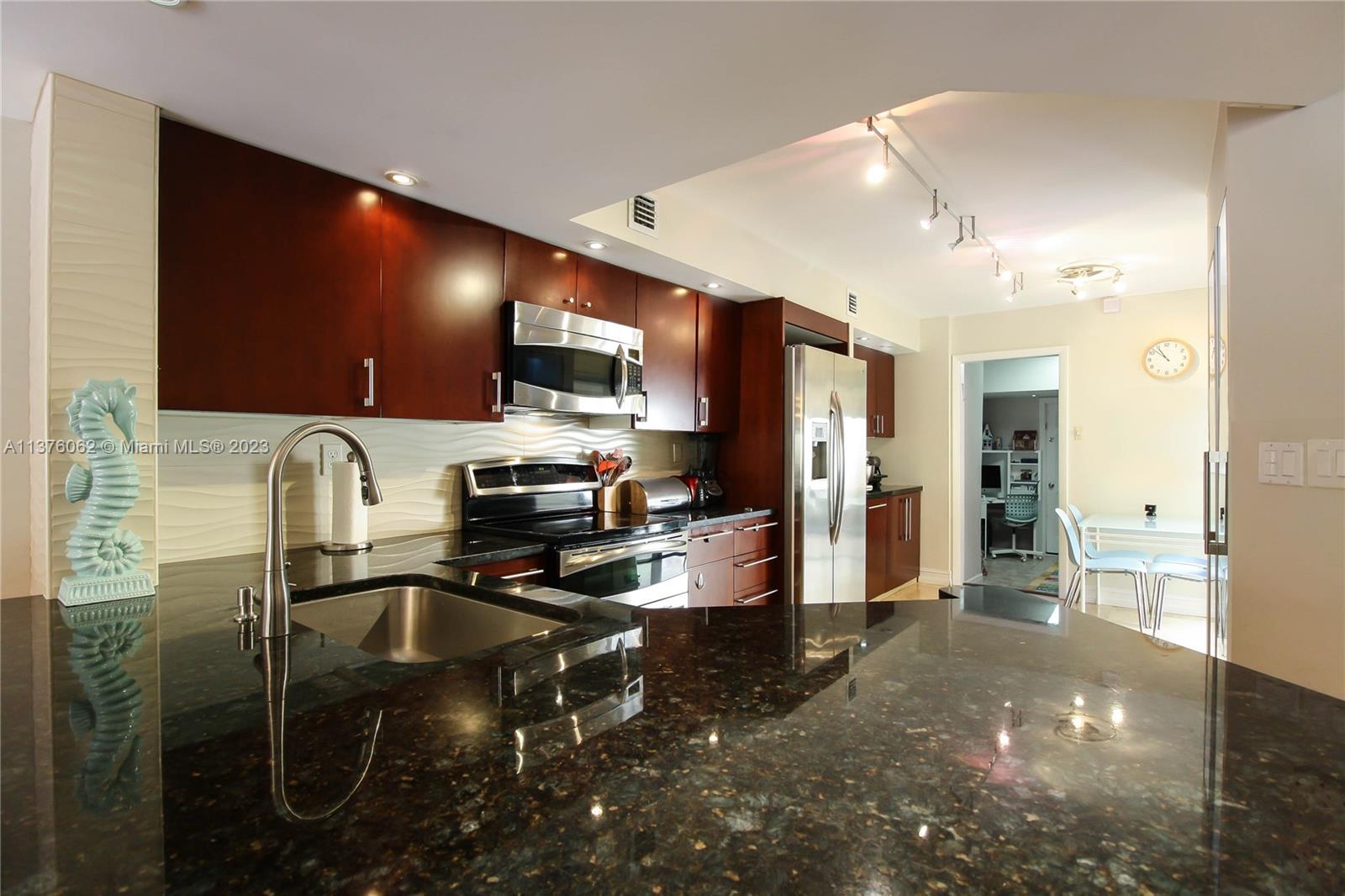 MARINER VILLAGE GARDEN CO - Residential Lease