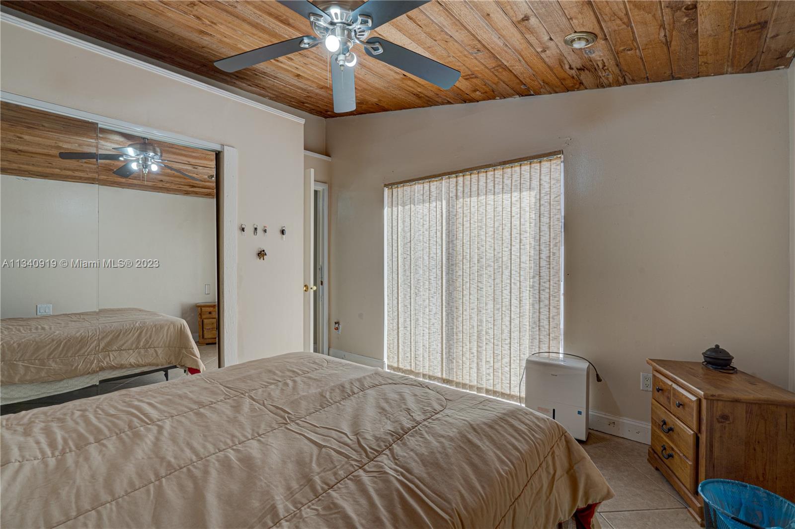 SNAPPER CREEK TOWNHOUSES - Residential