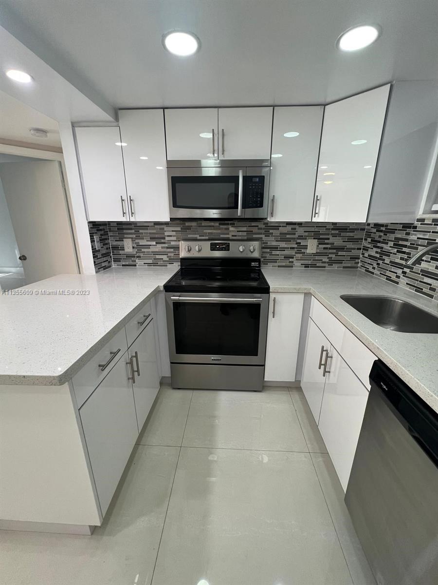 LAS VISTAS AT DORAL CONDO - Residential Lease