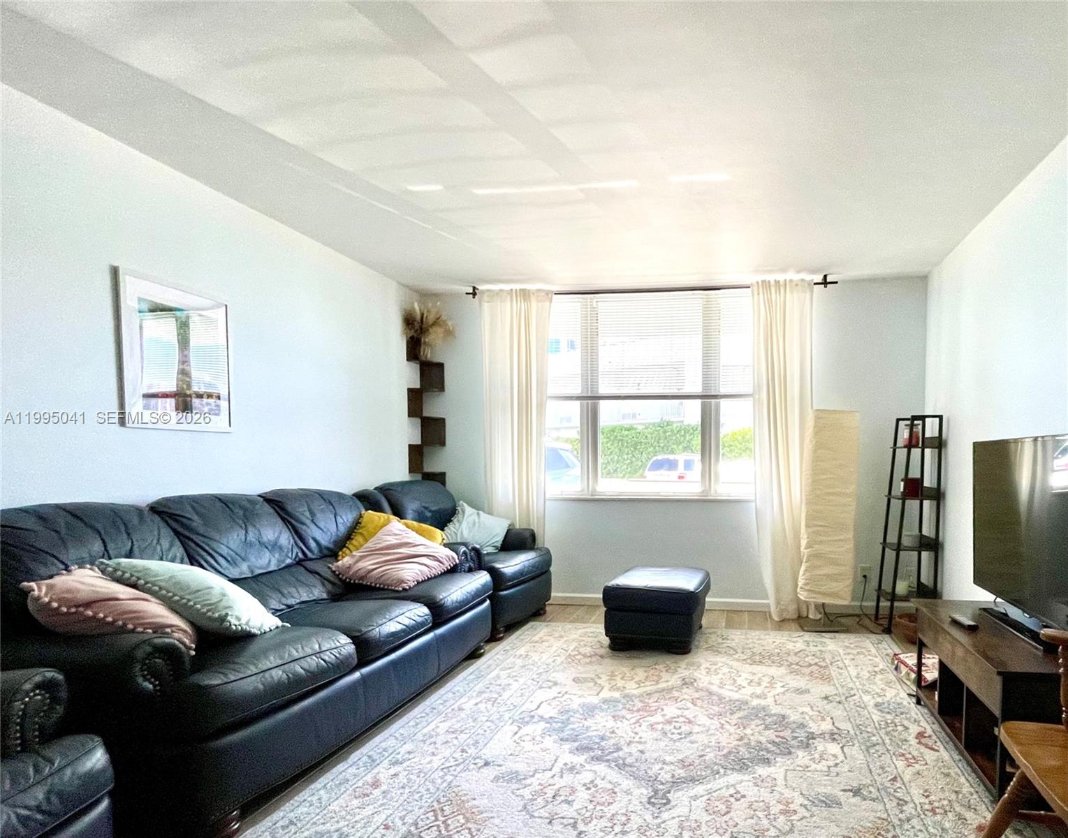 Beautifully renovated 2-bedroom, 2-bath residence offering a perfect blend of style and location. This thoughtfully designed unit features modern finishes, elegant touches, and sleek tile flooring throughout. Both the apartment and building have been fully updated, providing a fresh, move-in-ready experience.
Ideally situated just across the street from the ocean and alongside a tranquil canal, this home offers the best of coastal living. Enjoy nearby parks, perfect for outdoor activities and relaxation, as well as convenient access to shops, dining, and everyday essentials.
A rare opportunity to own a turnkey property in a prime location—perfect as a primary residence, vacation home, or investment.