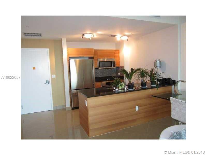 Beautifully updated one bedroom condo at the luxurious 4 Midtown condominium. Unit has been upgraded with finished ceilings, fine tile floorings, fixtures, built-in closets, and window treatments. Building features an upscale lobby with front desk, nice gym, and a resort-style pool deck and BBQ area. This is your opportunity to rent a unique space in one of Miami's most sought after, walkable neighborhoods. Available to rent starting 3/1/2016. Landlord provides prospective tenant with renters'​​‌​​​​‌​‌​​​‌‌​​​‌‌‌​​‌​​‌‌​​​​ insurance.