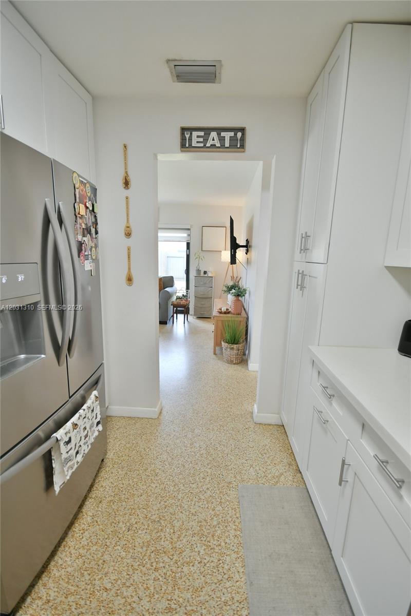FONTAINEBLEAU GARDENS 1ST - Residential