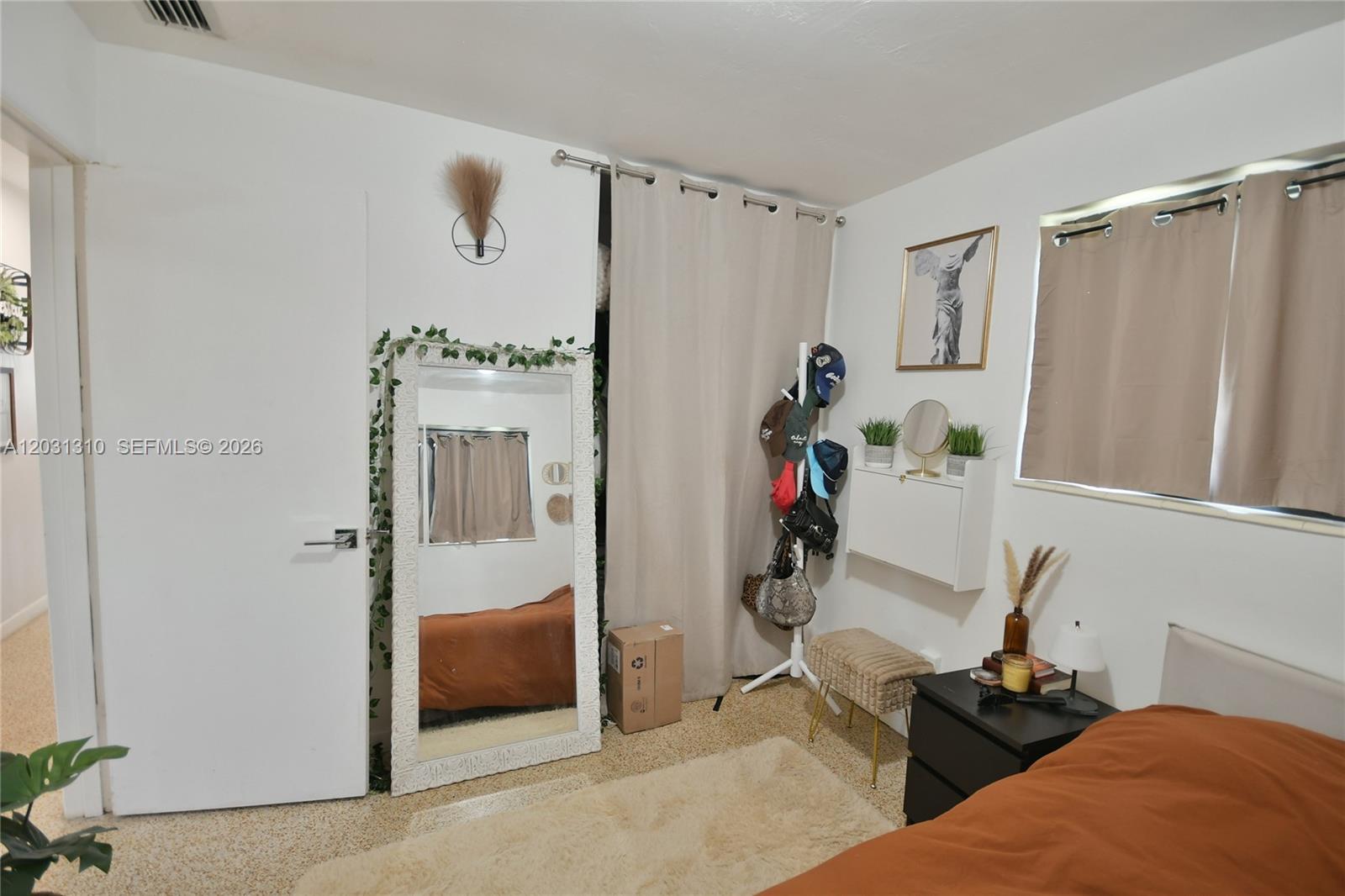 FONTAINEBLEAU GARDENS 1ST - Residential