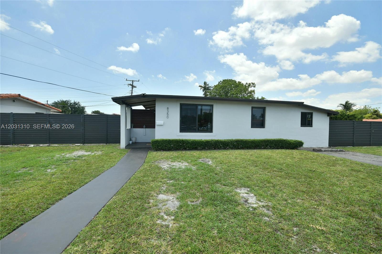 FONTAINEBLEAU GARDENS 1ST - Residential
