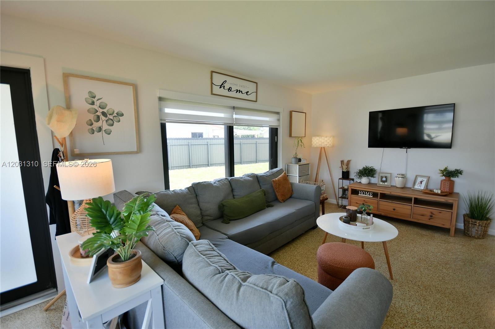 FONTAINEBLEAU GARDENS 1ST - Residential