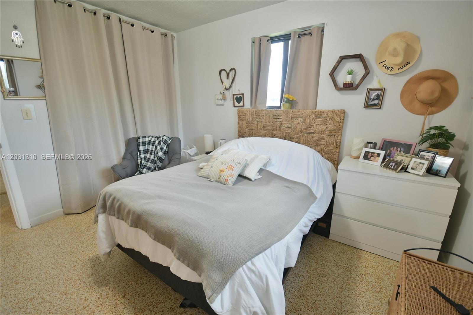 FONTAINEBLEAU GARDENS 1ST - Residential