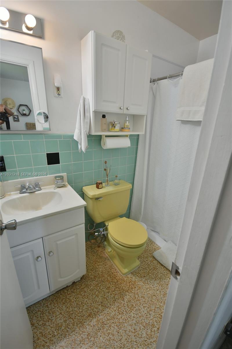 FONTAINEBLEAU GARDENS 1ST - Residential