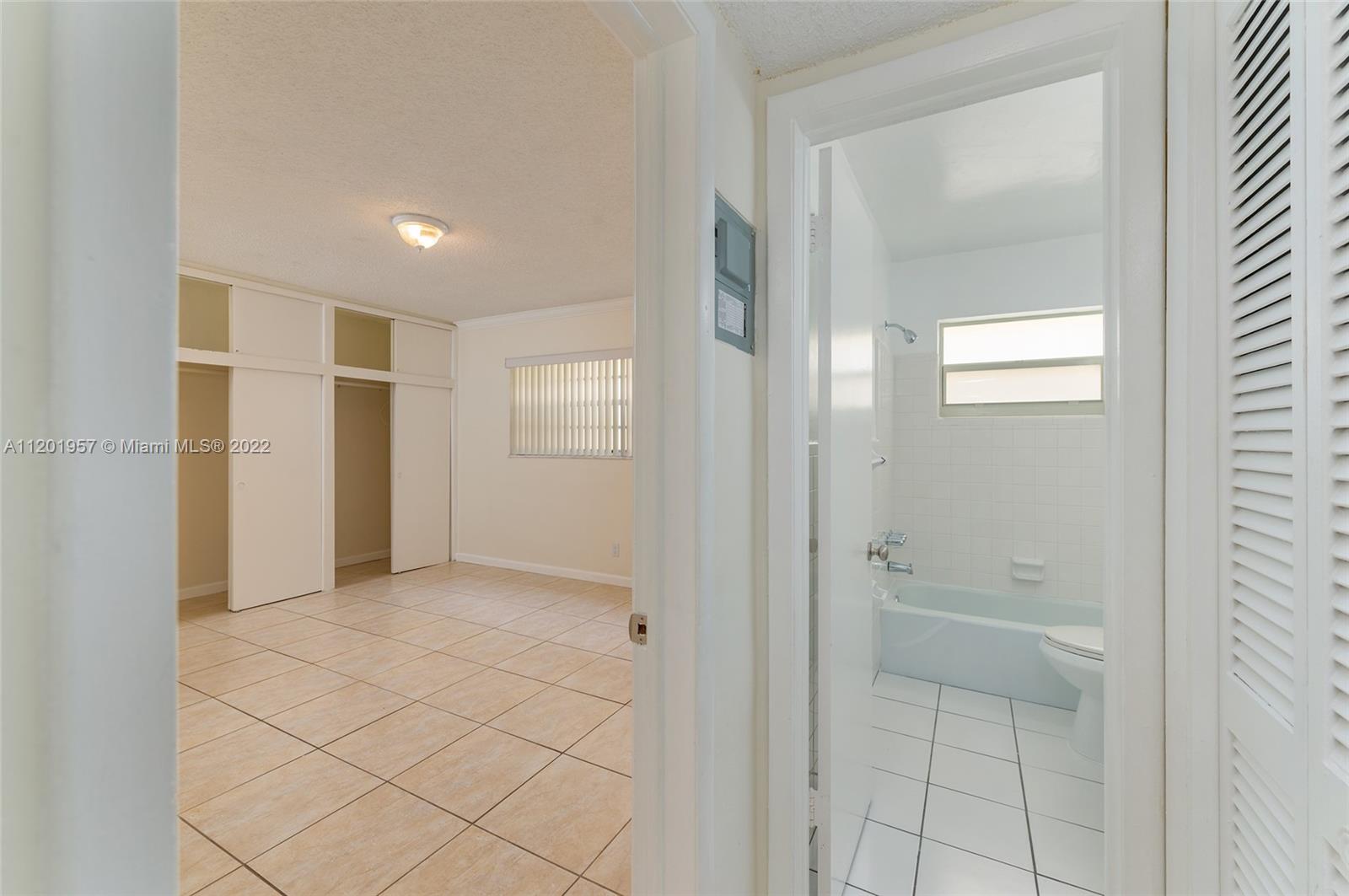 HOLLYWOOD HILLS - Residential Lease