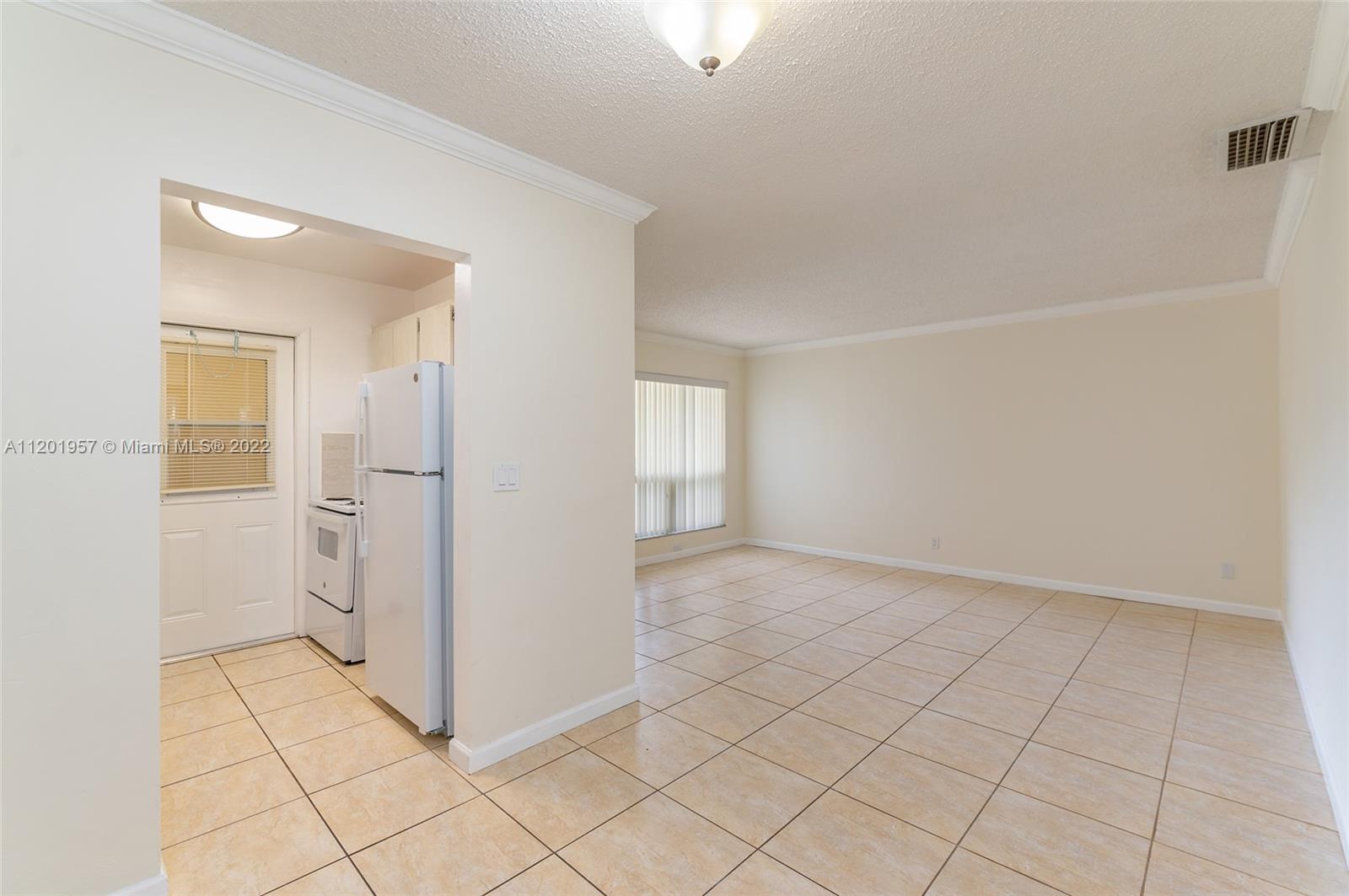 HOLLYWOOD HILLS - Residential Lease