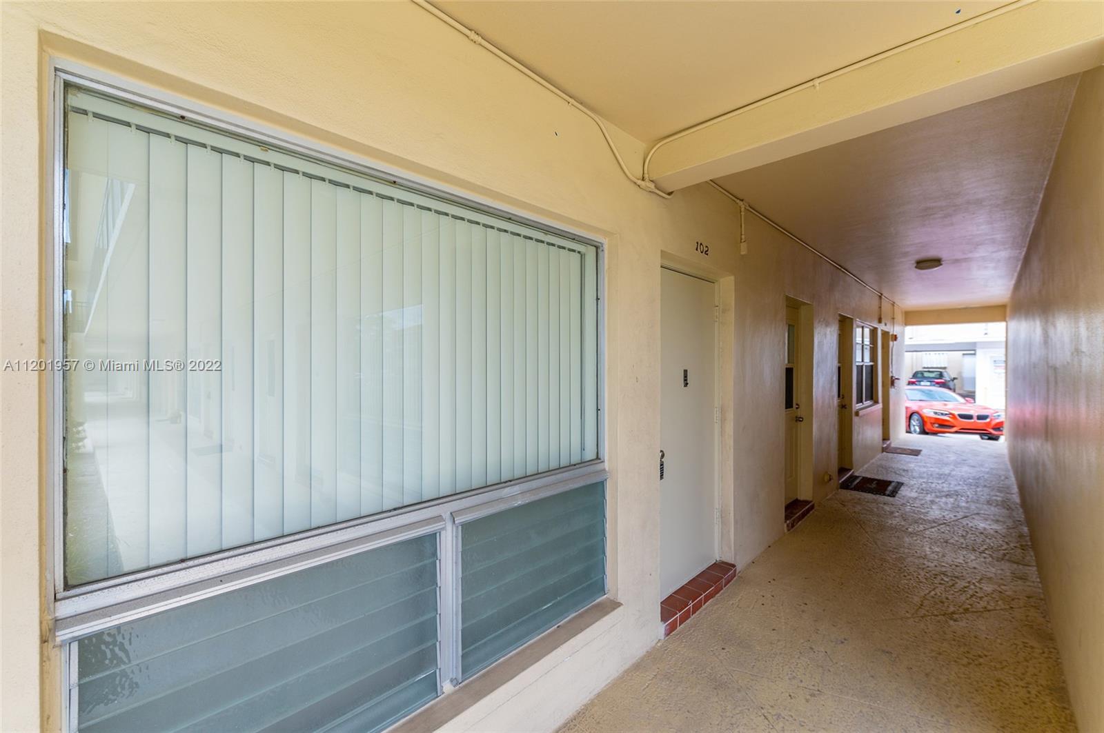 HOLLYWOOD HILLS - Residential Lease