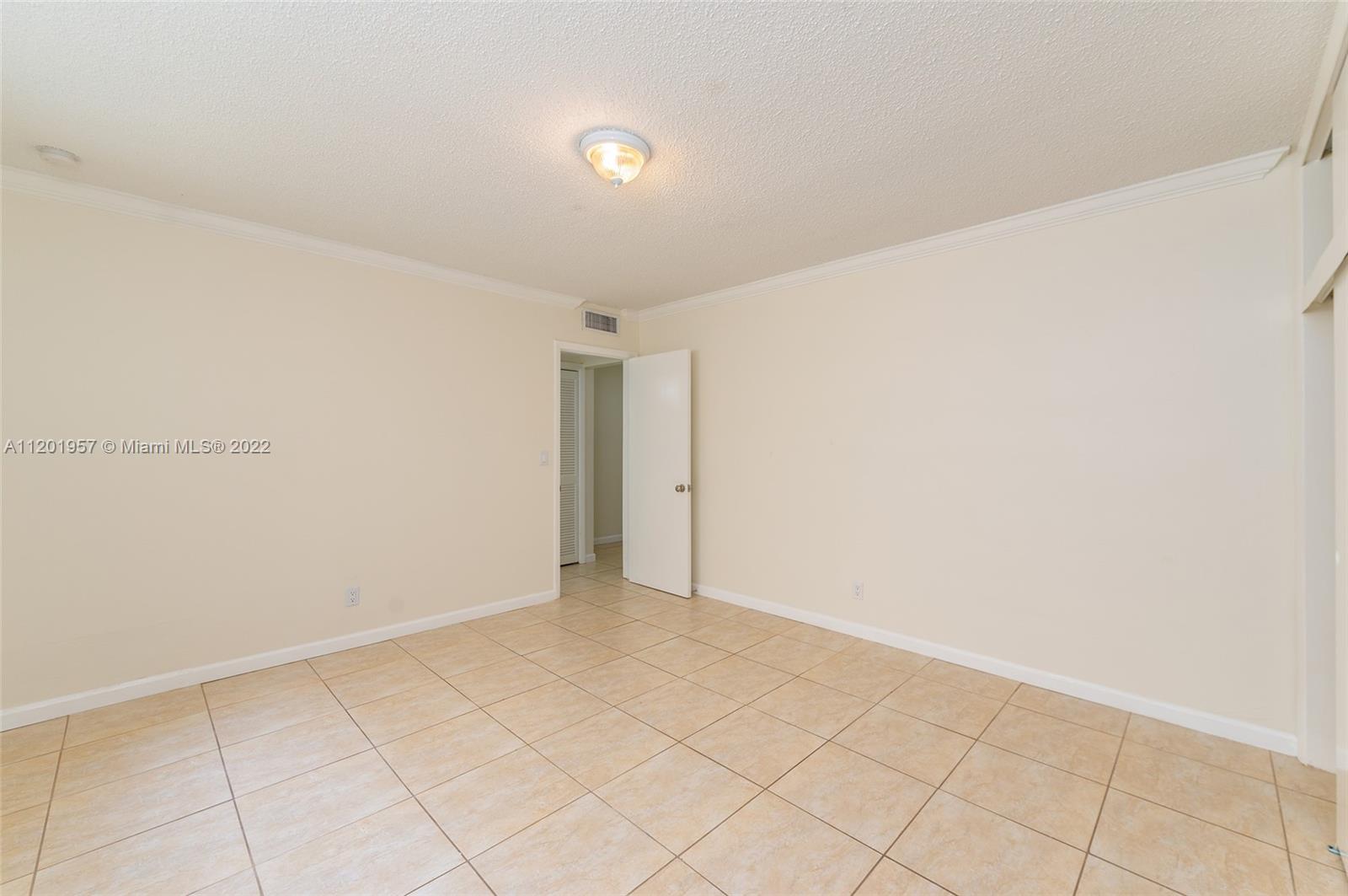 HOLLYWOOD HILLS - Residential Lease