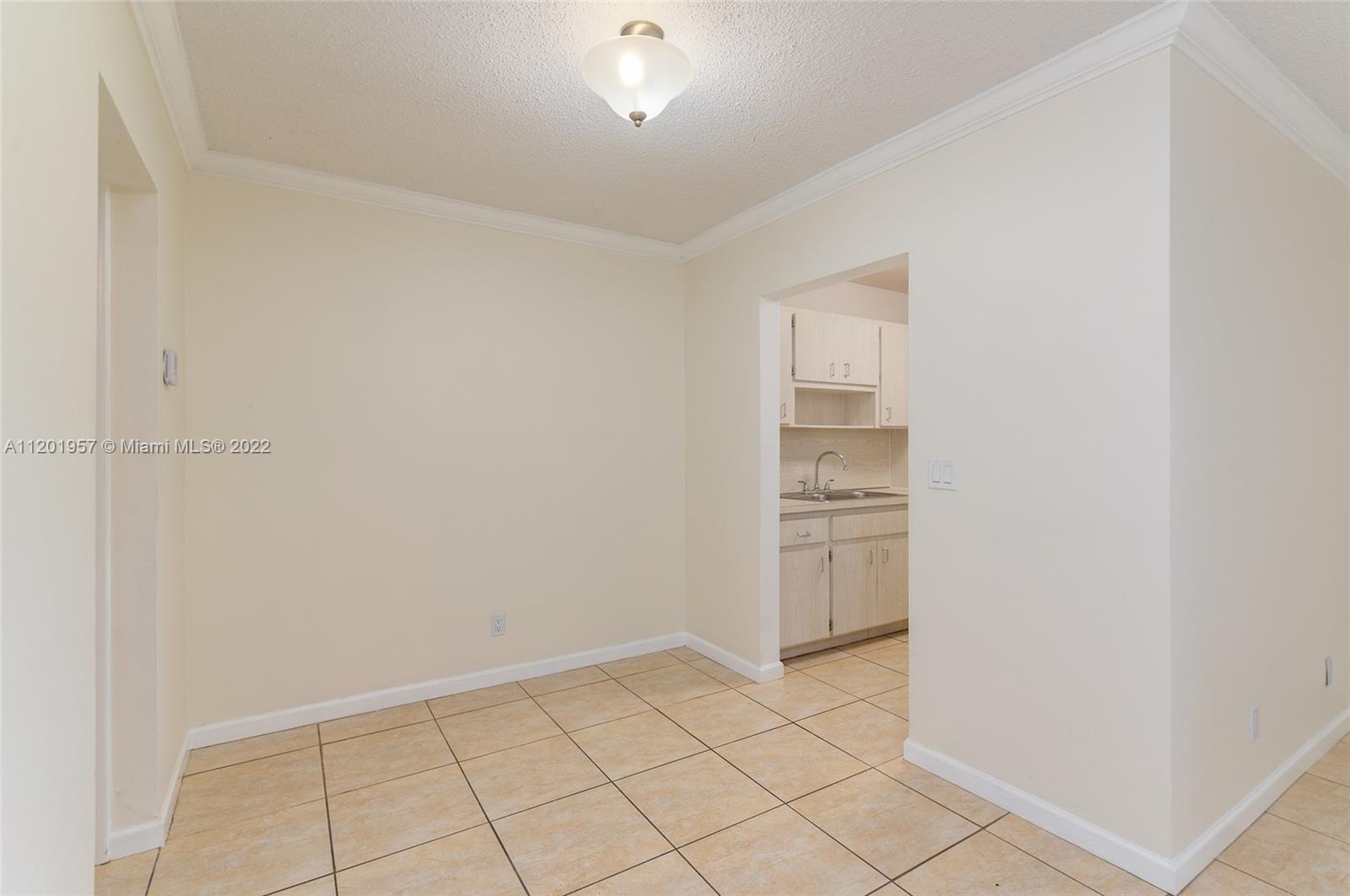 HOLLYWOOD HILLS - Residential Lease