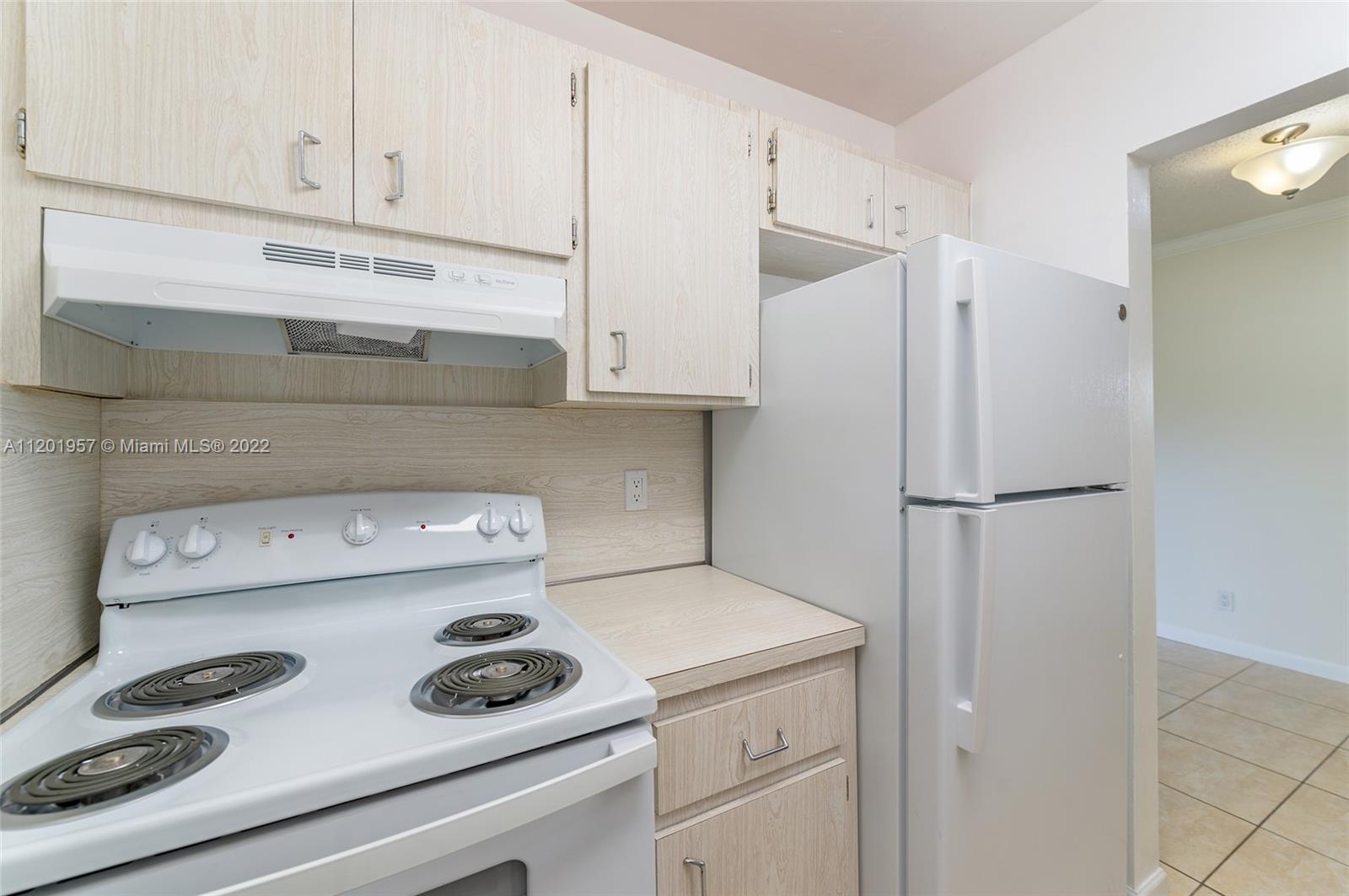 HOLLYWOOD HILLS - Residential Lease