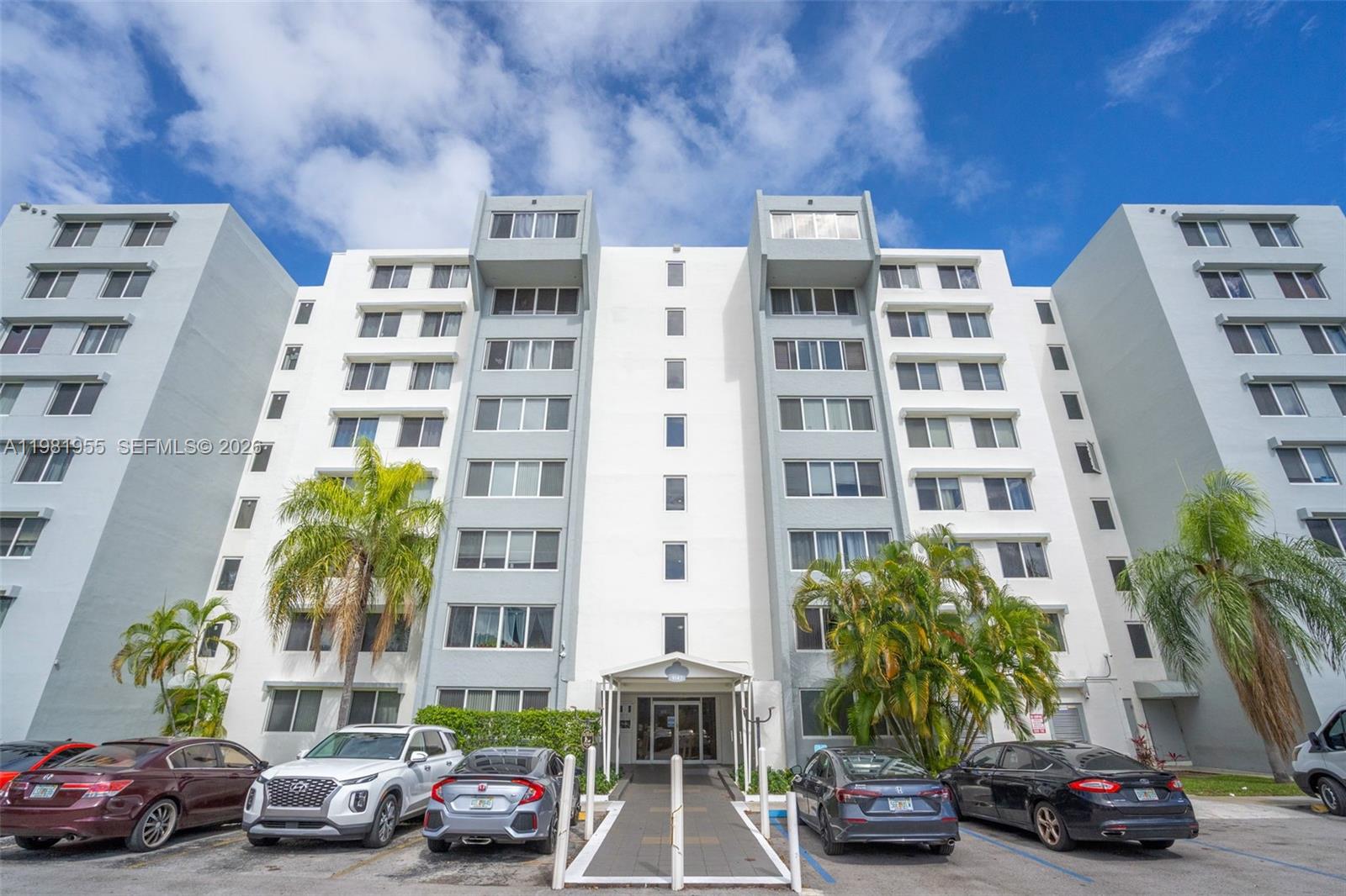 Beautiful 3 bedroom 2 bathroom condo very close to Dadeland mall and much more! This building has been freshly painted and the unit has upgraded impact windows throughout! The unit has tile throughout and is in move in condition. Very centrally located in the Dadeland area, you are seconds away from  major highways like 826 and fine dinning & shopping. Also, a great opportunity for any investor looking for a turn key unit to start generating rental income immediately. Easy to show, please select showing time.