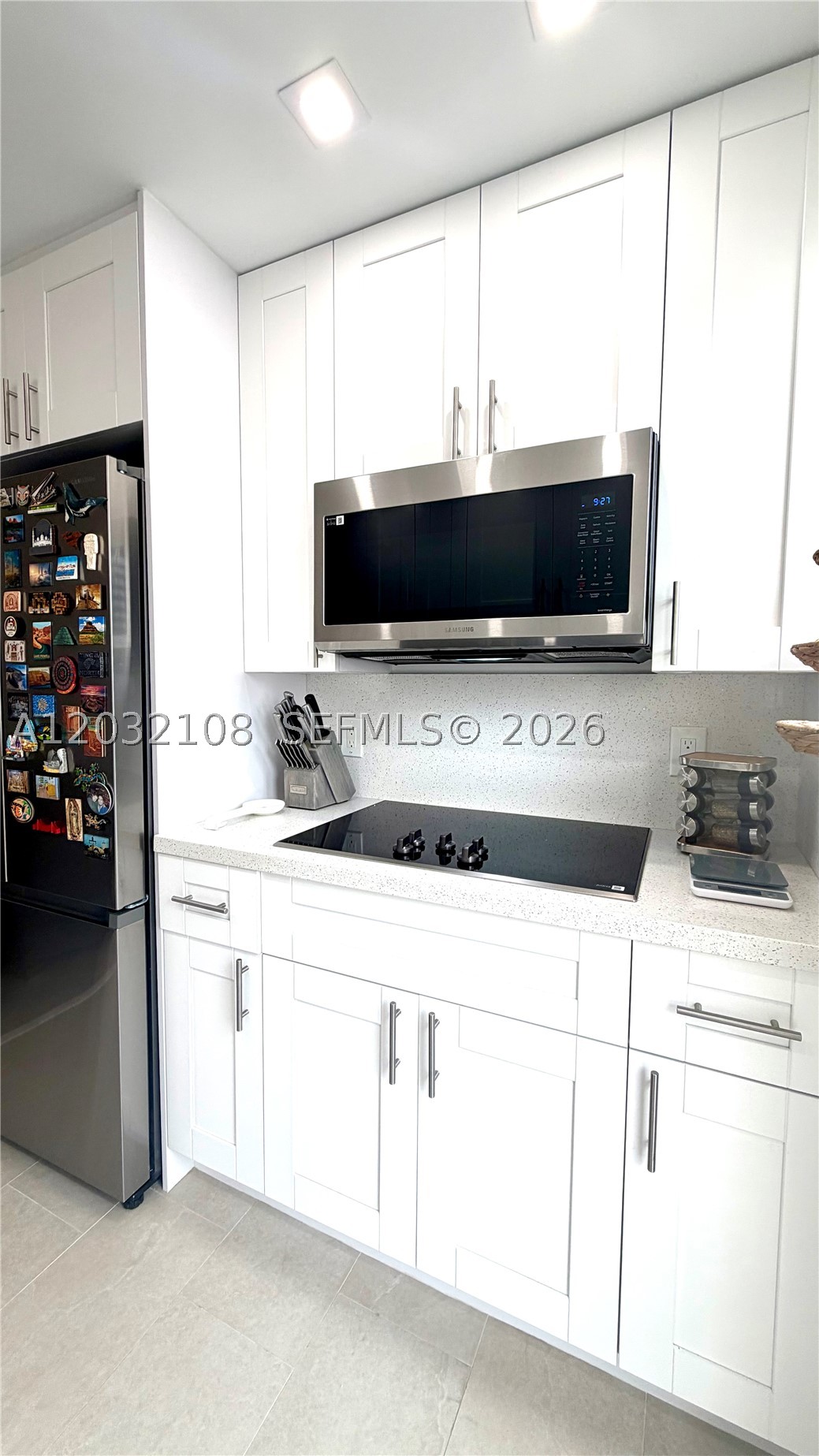 626 CONDOMINIUM - Residential Lease