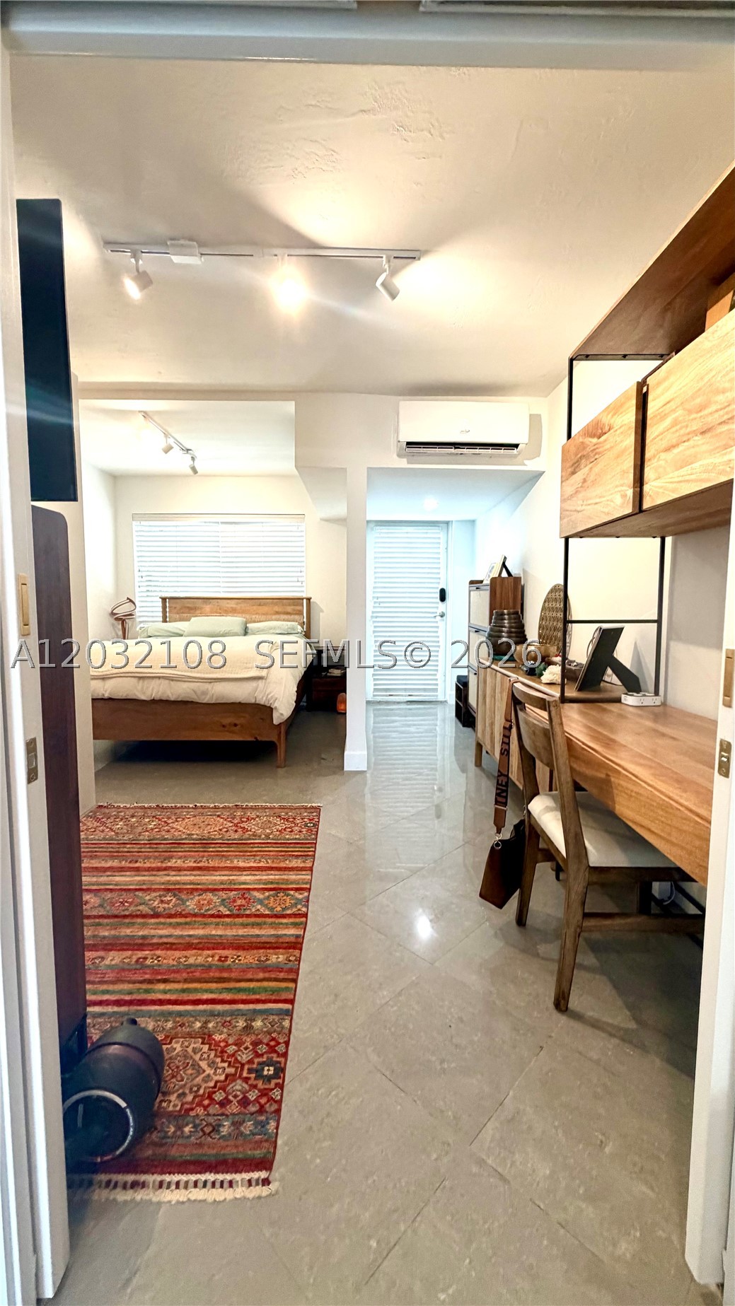 626 CONDOMINIUM - Residential Lease