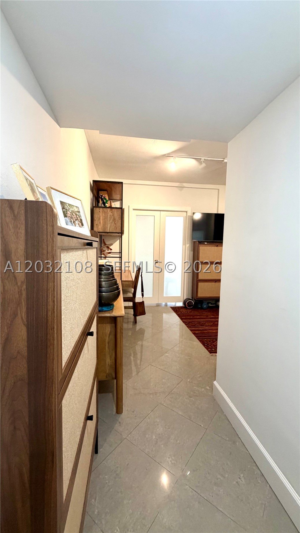 626 CONDOMINIUM - Residential Lease