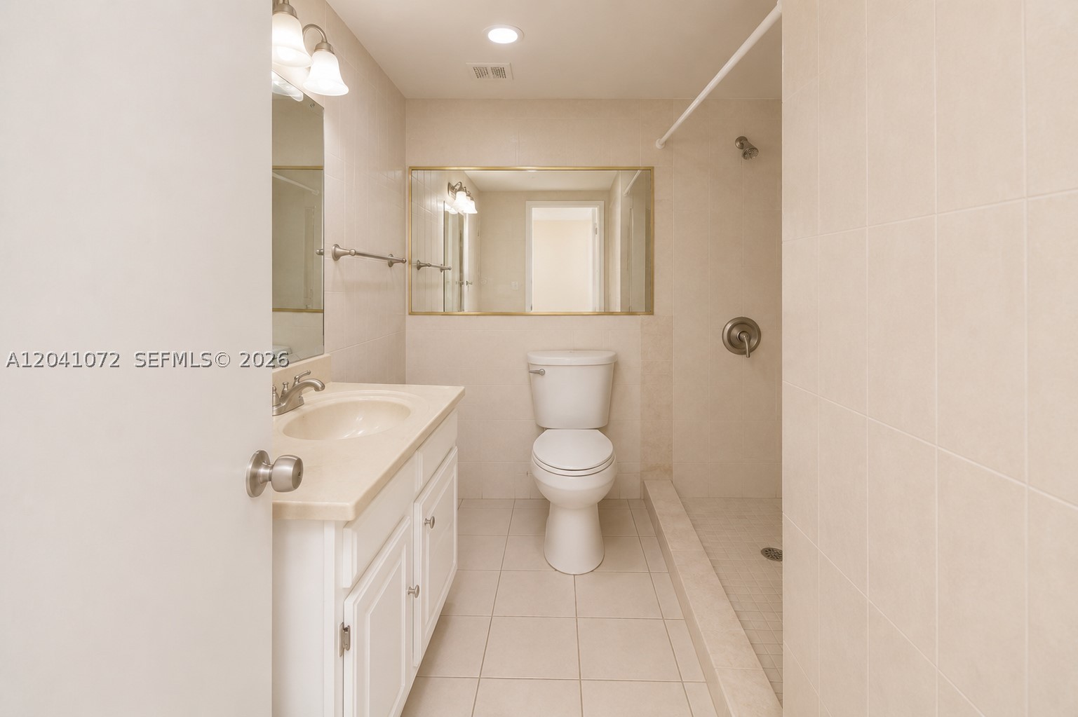 TOWERS OF WESTLAND CONDO - Residential