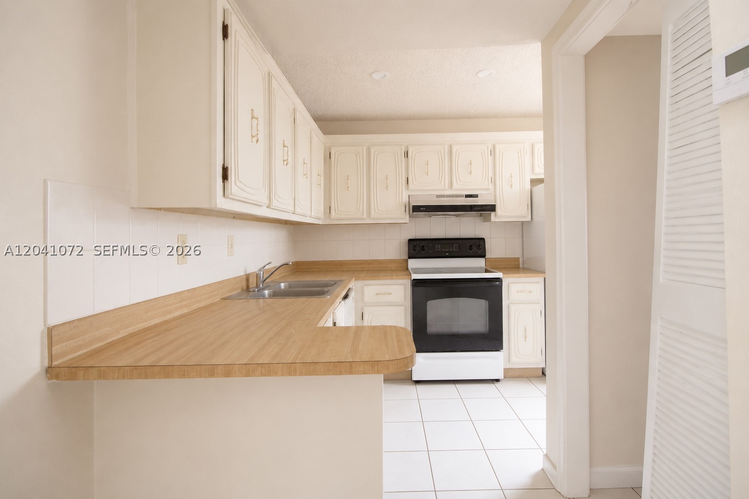 TOWERS OF WESTLAND CONDO - Residential