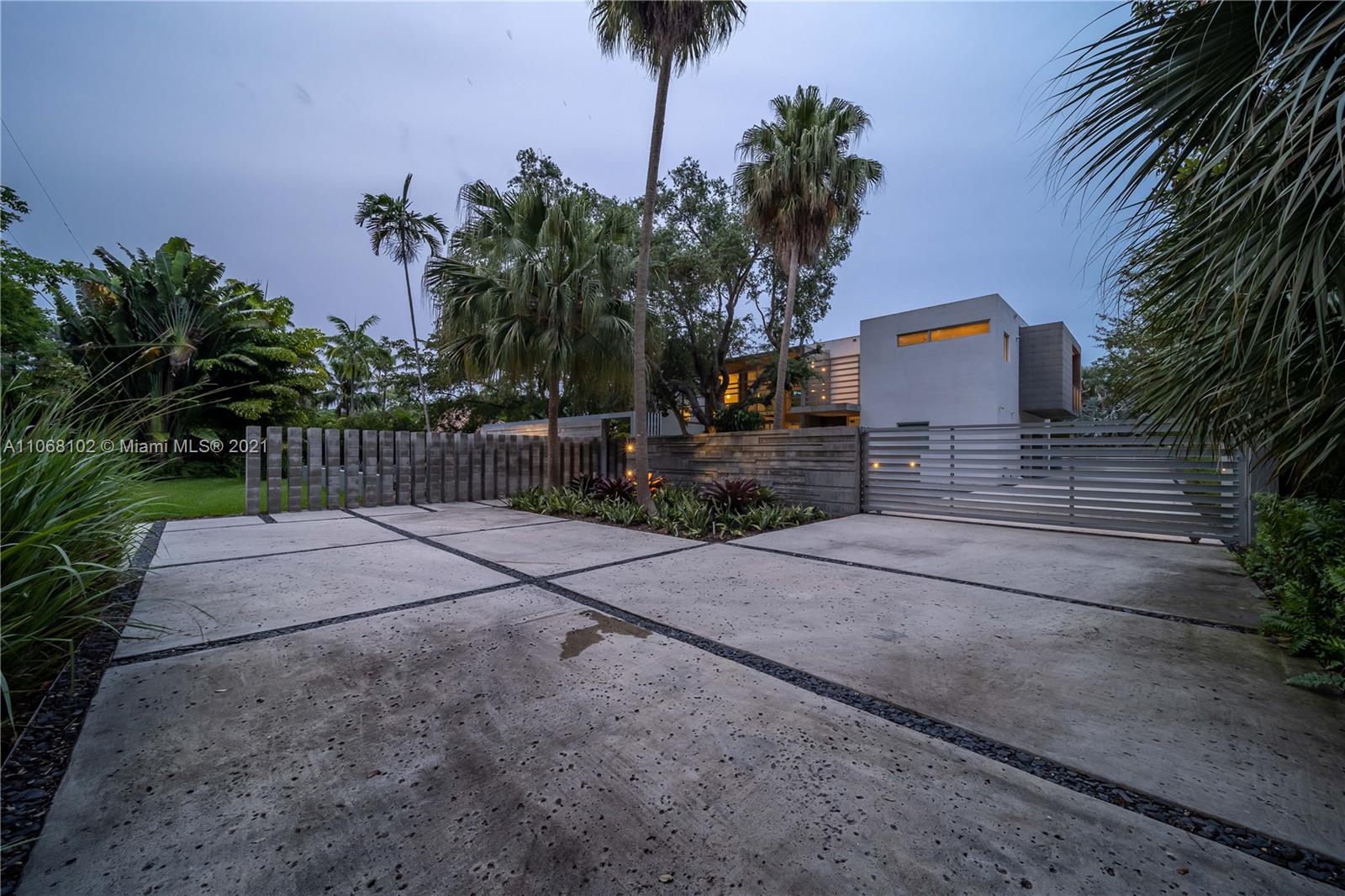 Pinecrest - Residential