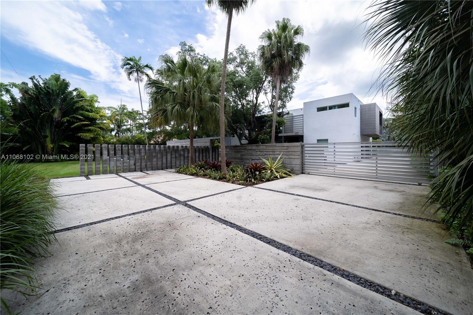 Pinecrest - Residential