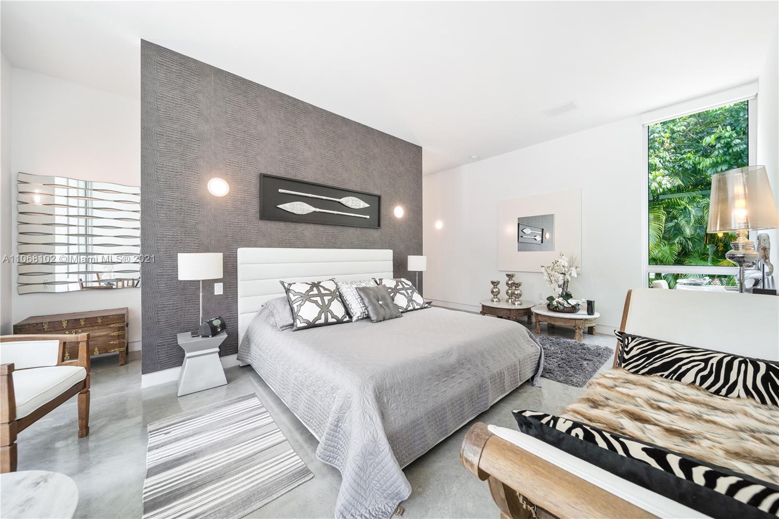 Pinecrest - Residential