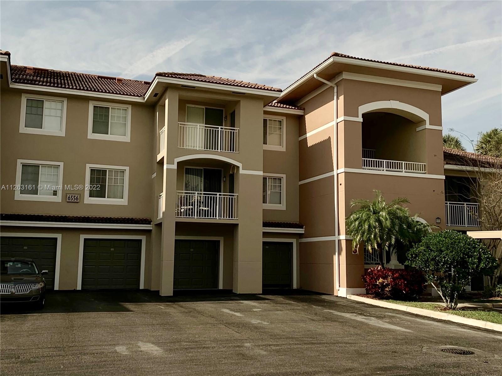 VILLAS AT EMERALD DUNES C - Residential Lease