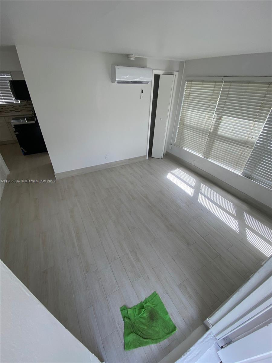 ST JAMES PARK DELMAR - Residential Lease