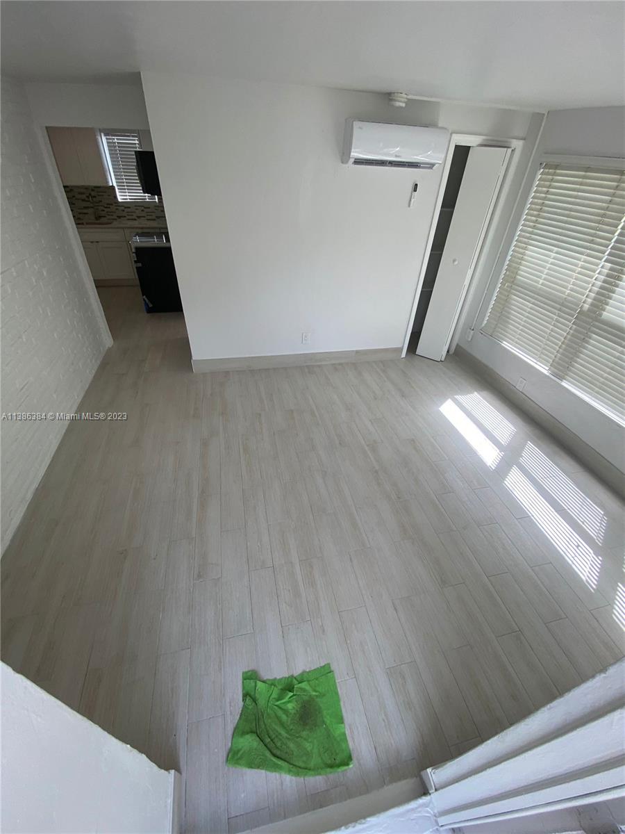 ST JAMES PARK DELMAR - Residential Lease