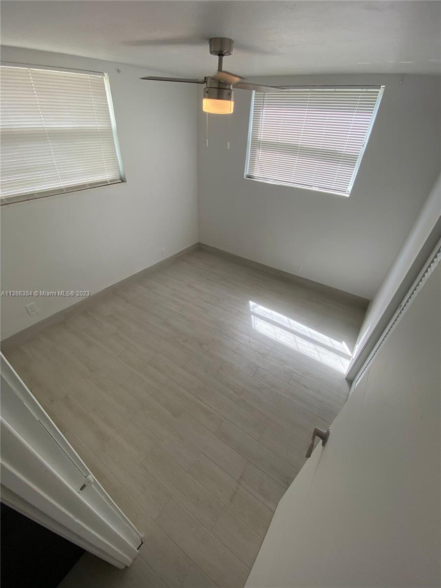ST JAMES PARK DELMAR - Residential Lease