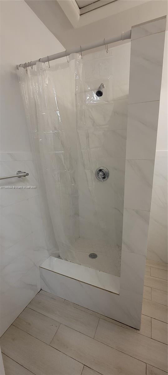 ST JAMES PARK DELMAR - Residential Lease