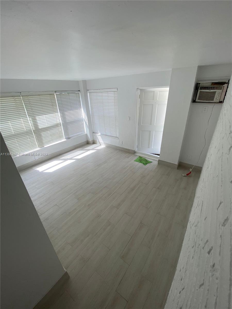 ST JAMES PARK DELMAR - Residential Lease