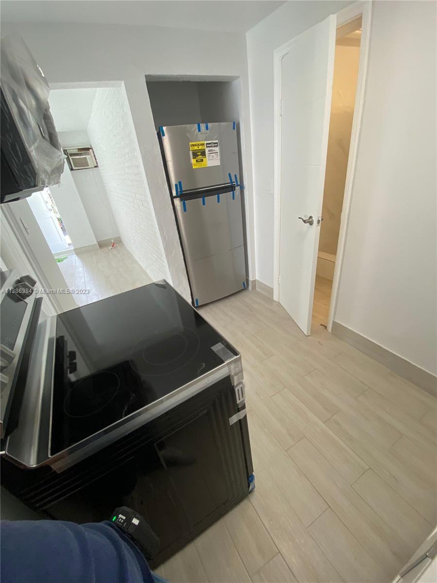 ST JAMES PARK DELMAR - Residential Lease