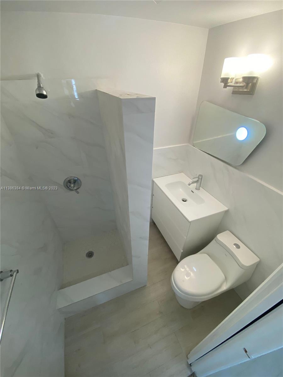 ST JAMES PARK DELMAR - Residential Lease