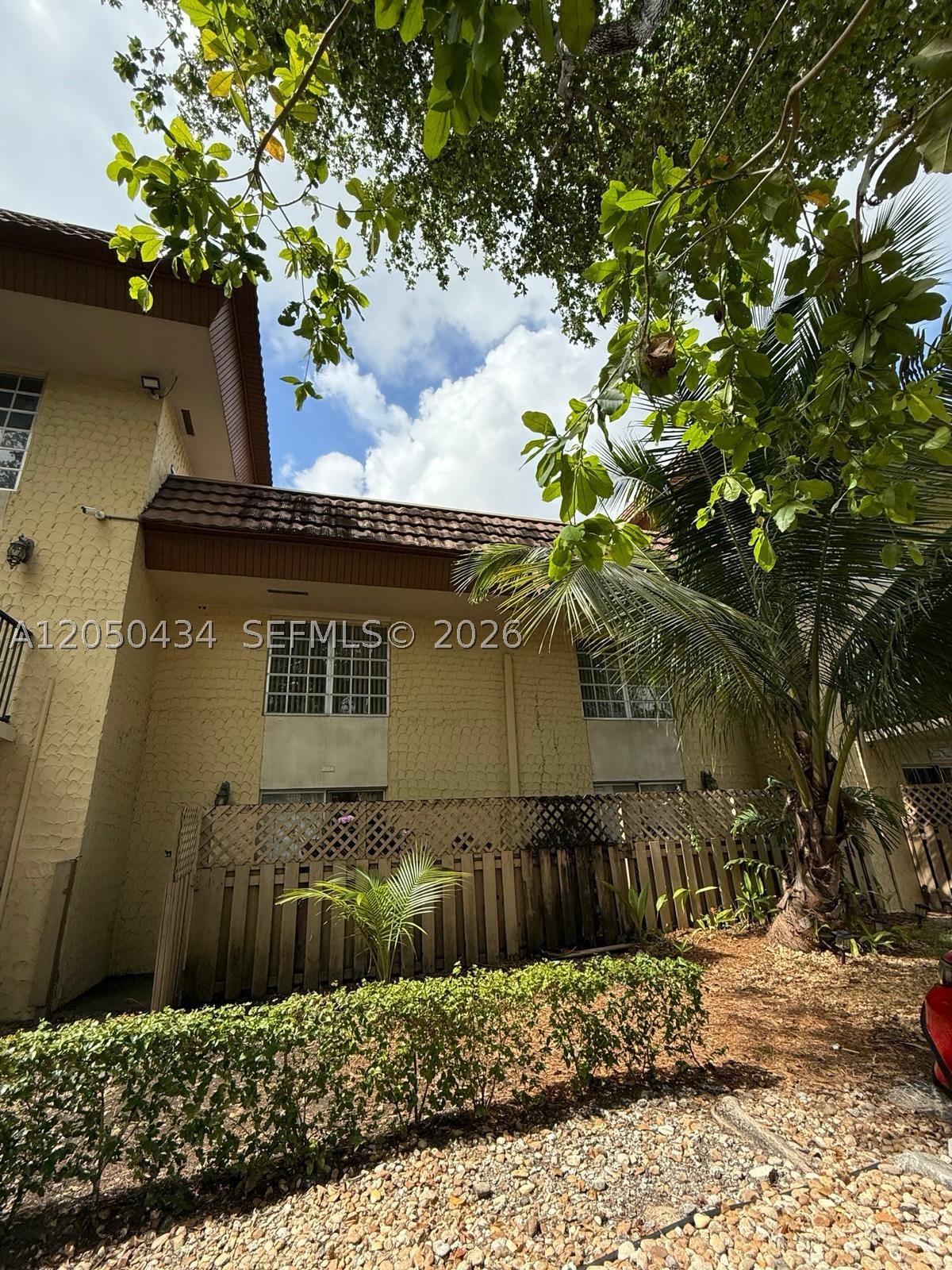 COURTYARDS AT KENDALL CON - Residential