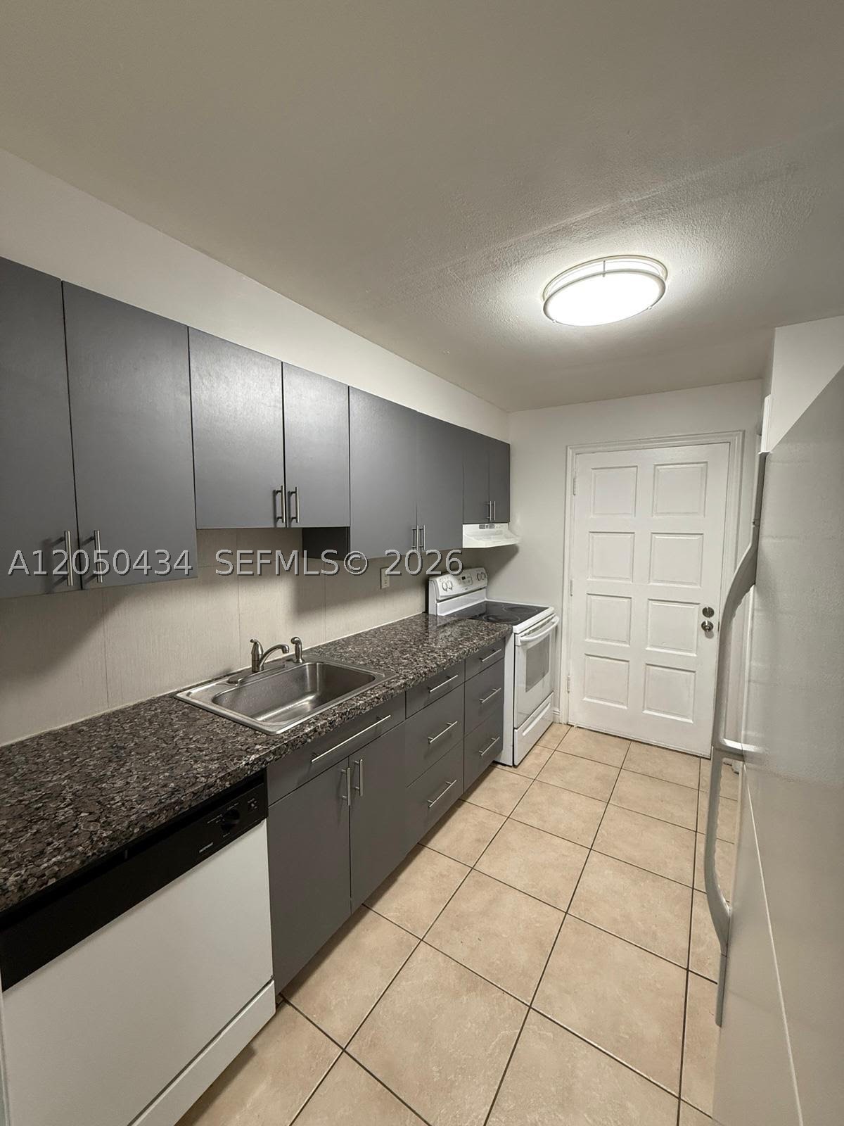 COURTYARDS AT KENDALL CON - Residential