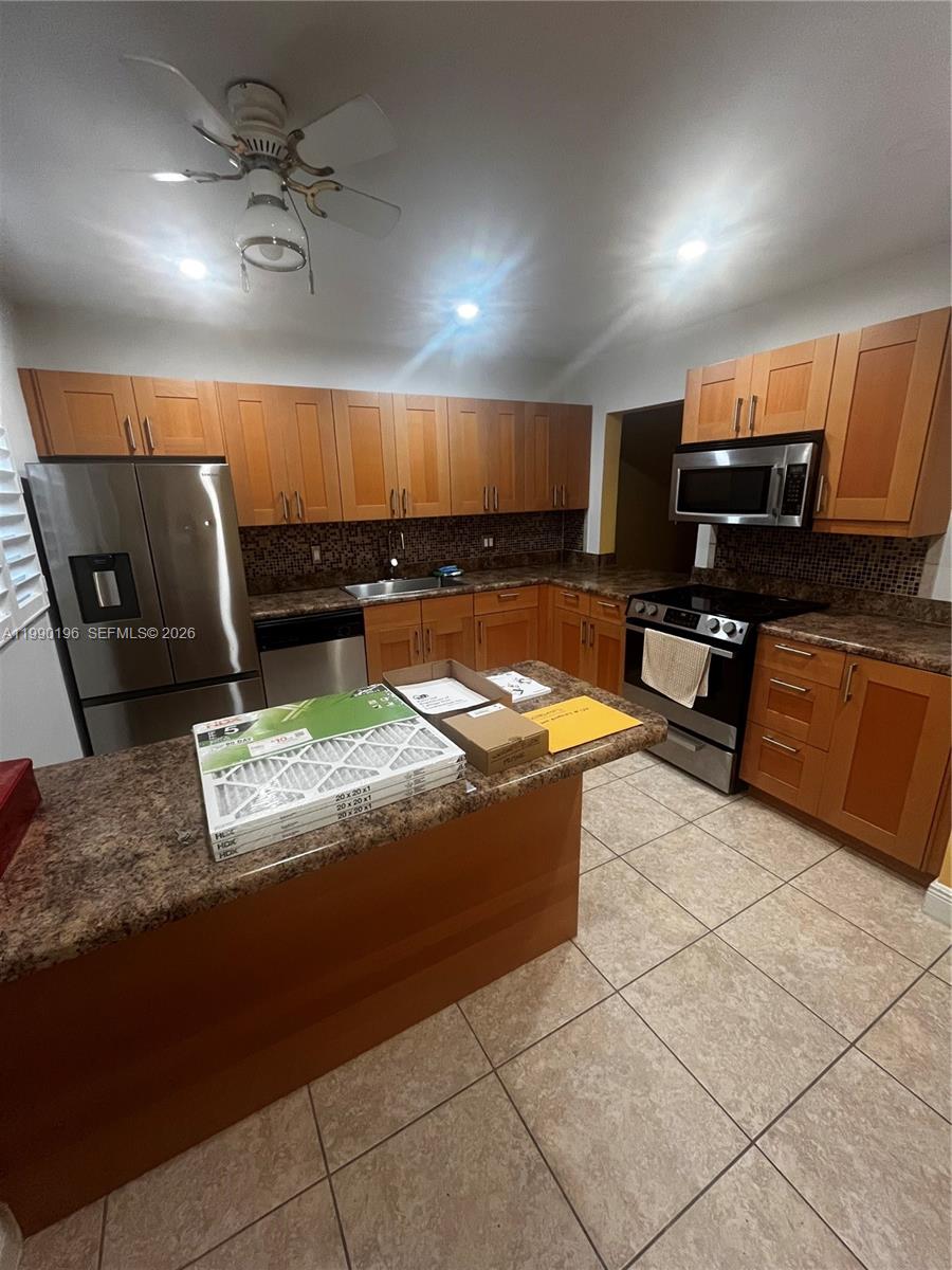 VILLAS AT CARRIAGE HILLS - Residential