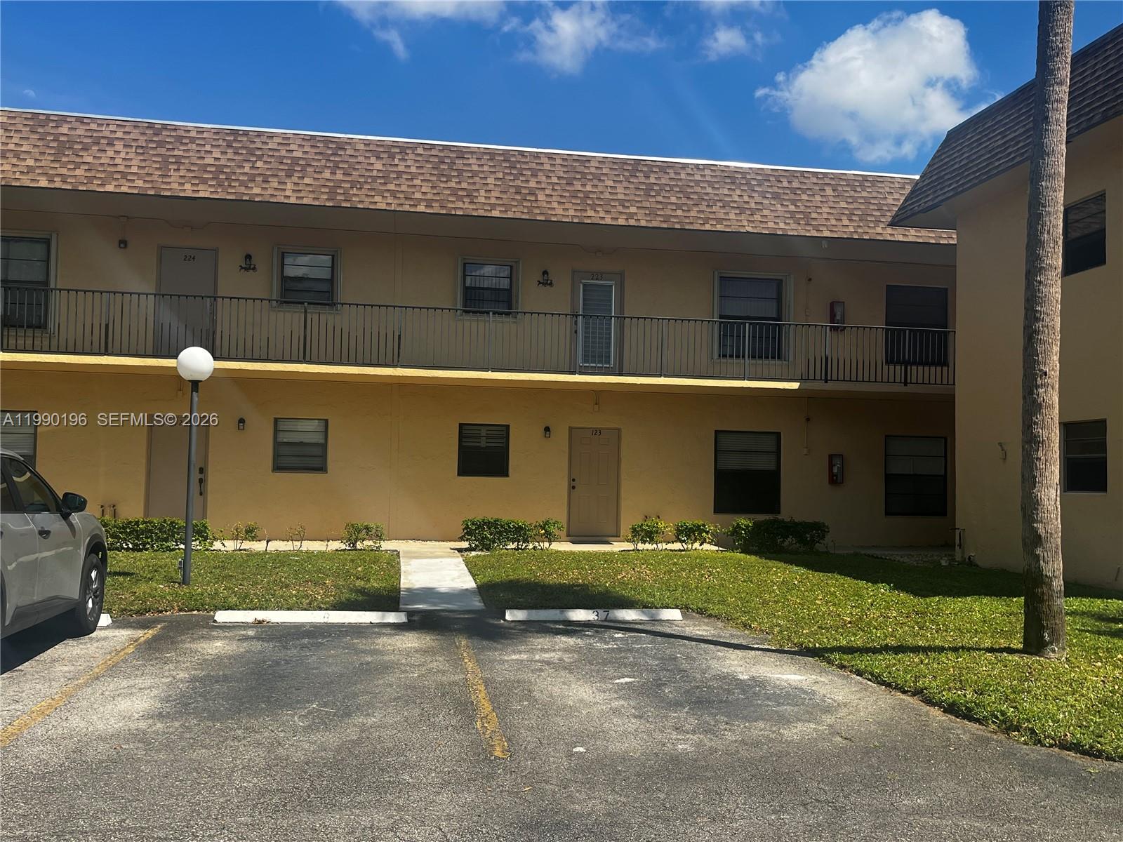 VILLAS AT CARRIAGE HILLS - Residential