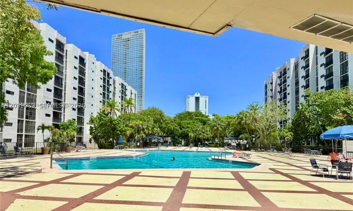 PLAZA OF AMERICAS CONDO P - Residential