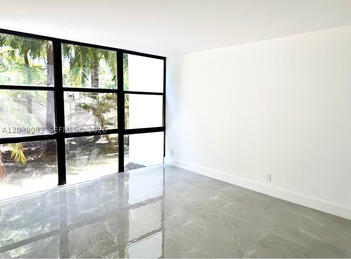 PLAZA OF AMERICAS CONDO P - Residential