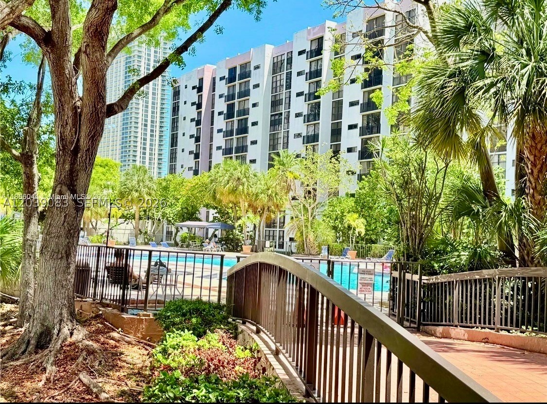 PLAZA OF AMERICAS CONDO P - Residential