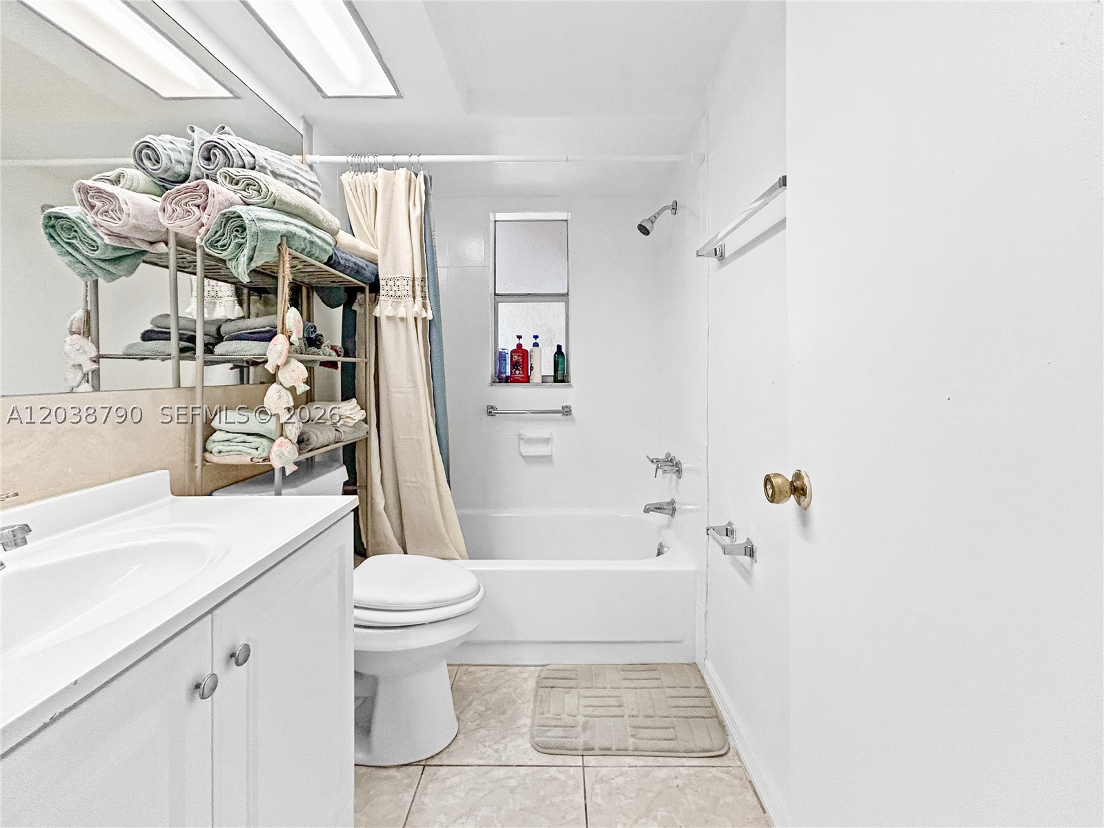 EMBASSY HILLS - Residential