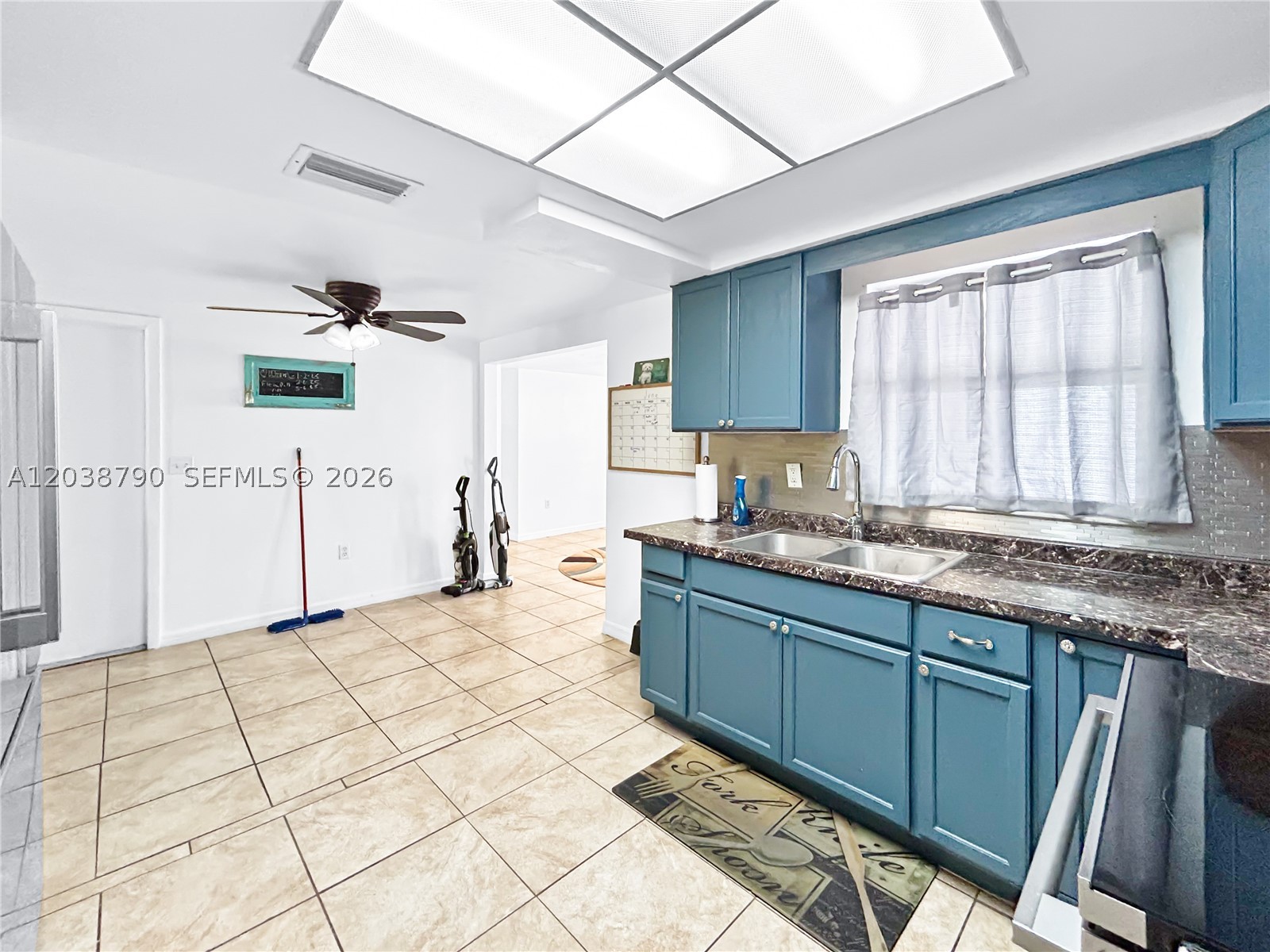 EMBASSY HILLS - Residential